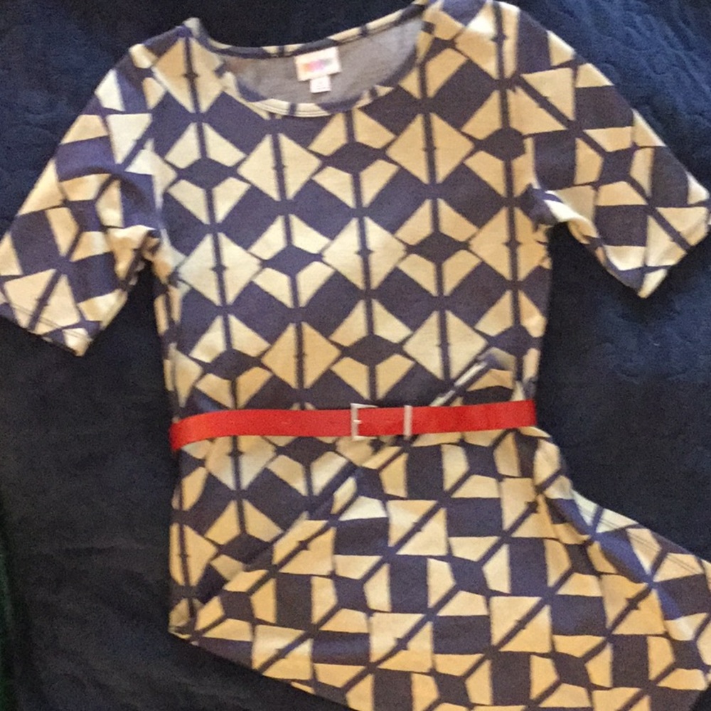 Julia xs Lularoe with belt and free xs Cassie
